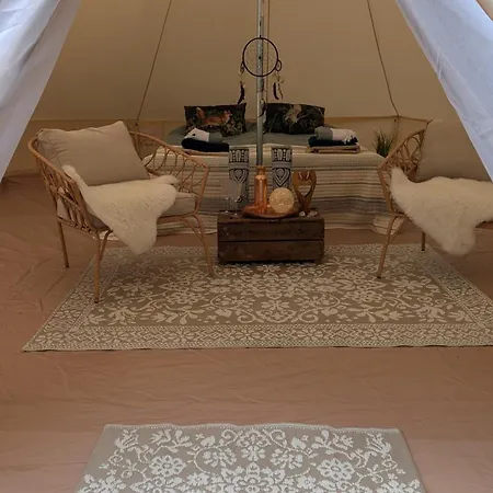 Bell-tent Zuid אוהל מפואר